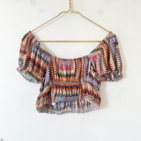 Urban Outfitters Kristi Zig Zag Y2K Aztec Rainbow Puff Sleeve Crop Top M - Picture 8 of 9